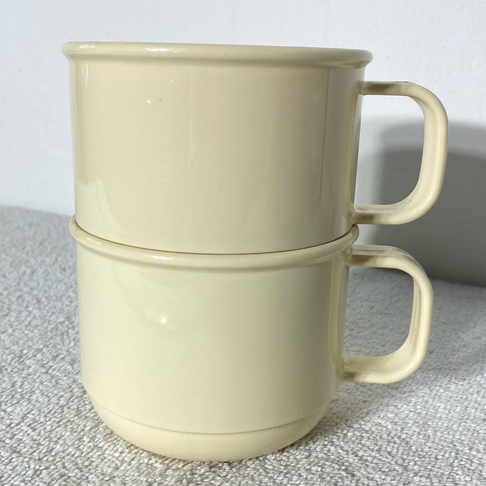 Vintage Rubbermaid Microwave Heatables Cream Stackable Mugs x2